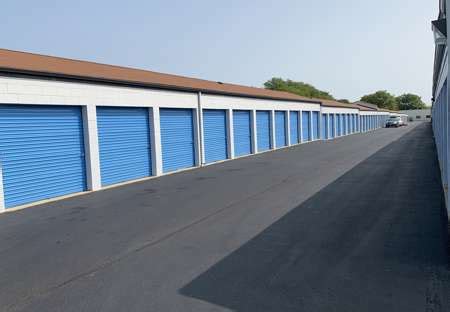 self storage elgin il|Storage Units in Elgin, IL at 450 Airport Rd